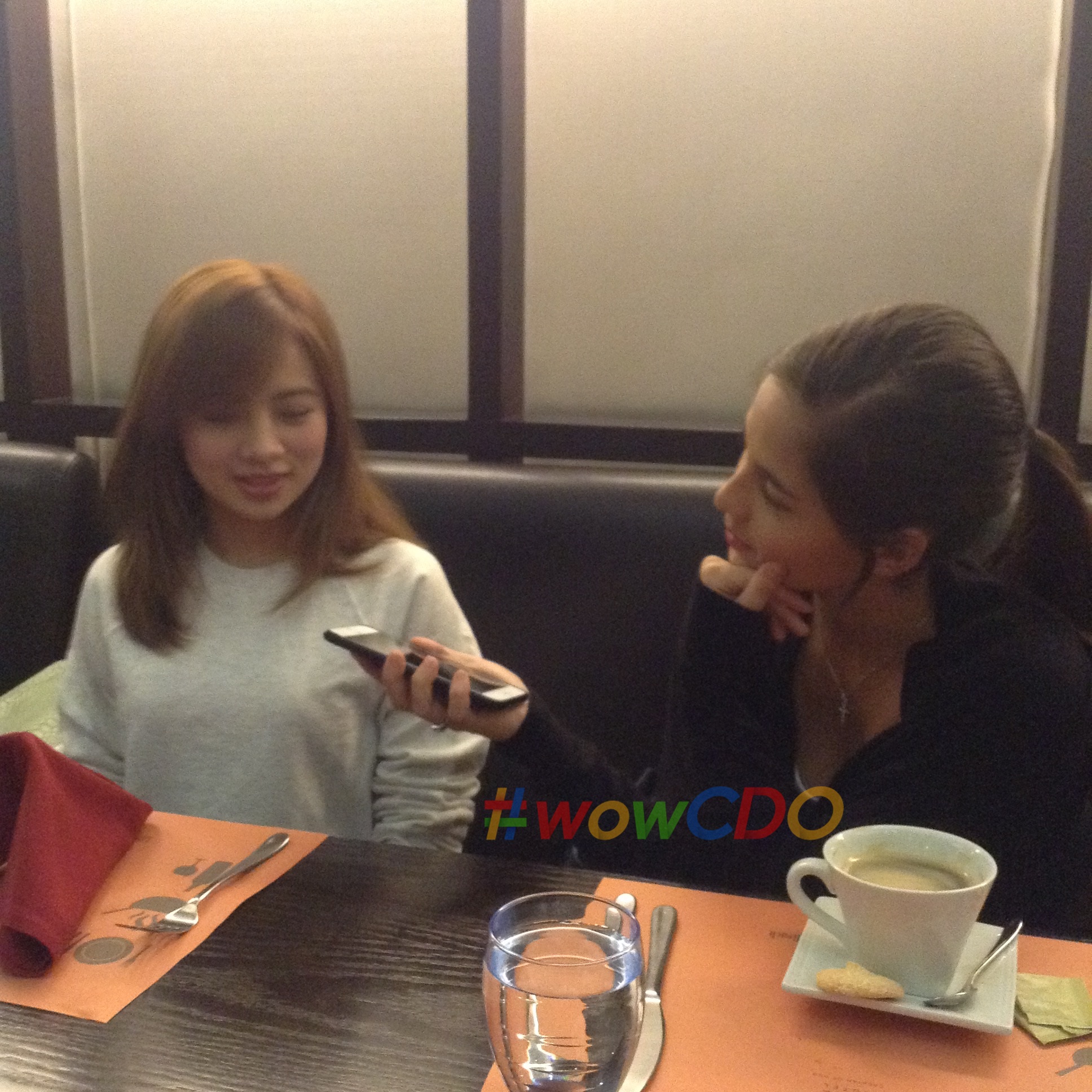 Jasmine acts as an interviewer when Ella Cruz arrived at the quick chit-chat.